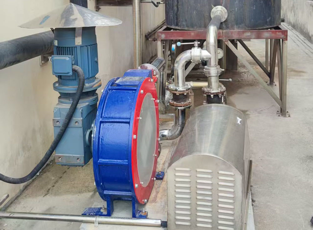 華運(yùn)機(jī)械軟管泵助力某啤酒公司革新硅藻泥輸送工藝